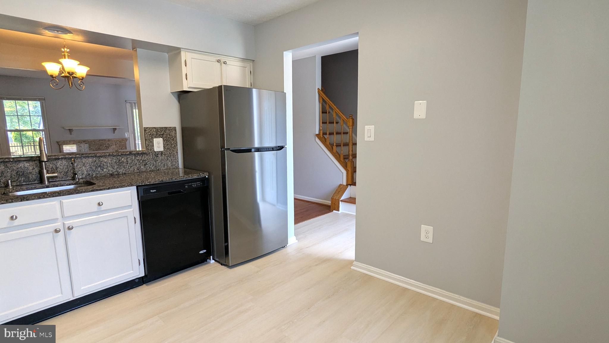 8 CRYSTAL ROCK COURT