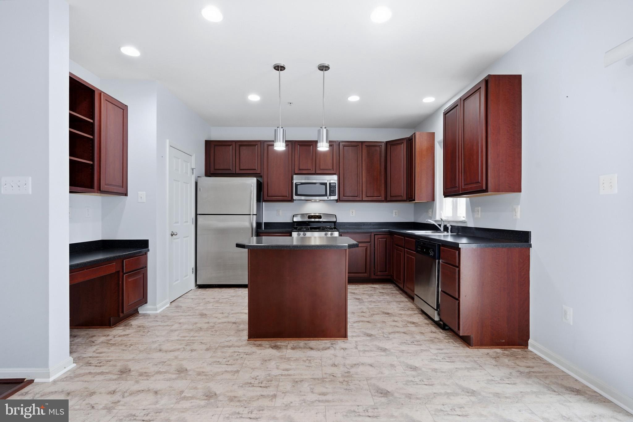 BEVERLY HILLS - Residential