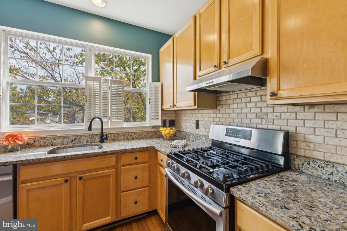 WINDY HILL AT LINCOLNIA - Residential