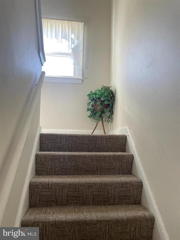 208 HIAWATHA LANE