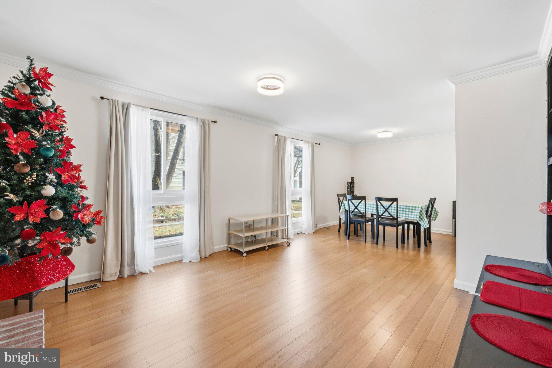 VILLAGE OF WILDE LAKE - Residential