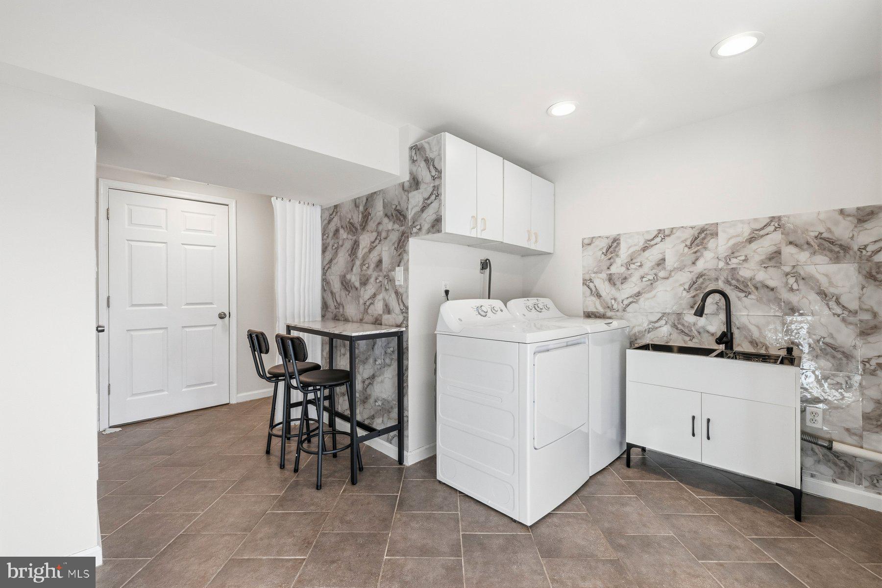 VILLAGE OF WILDE LAKE - Residential