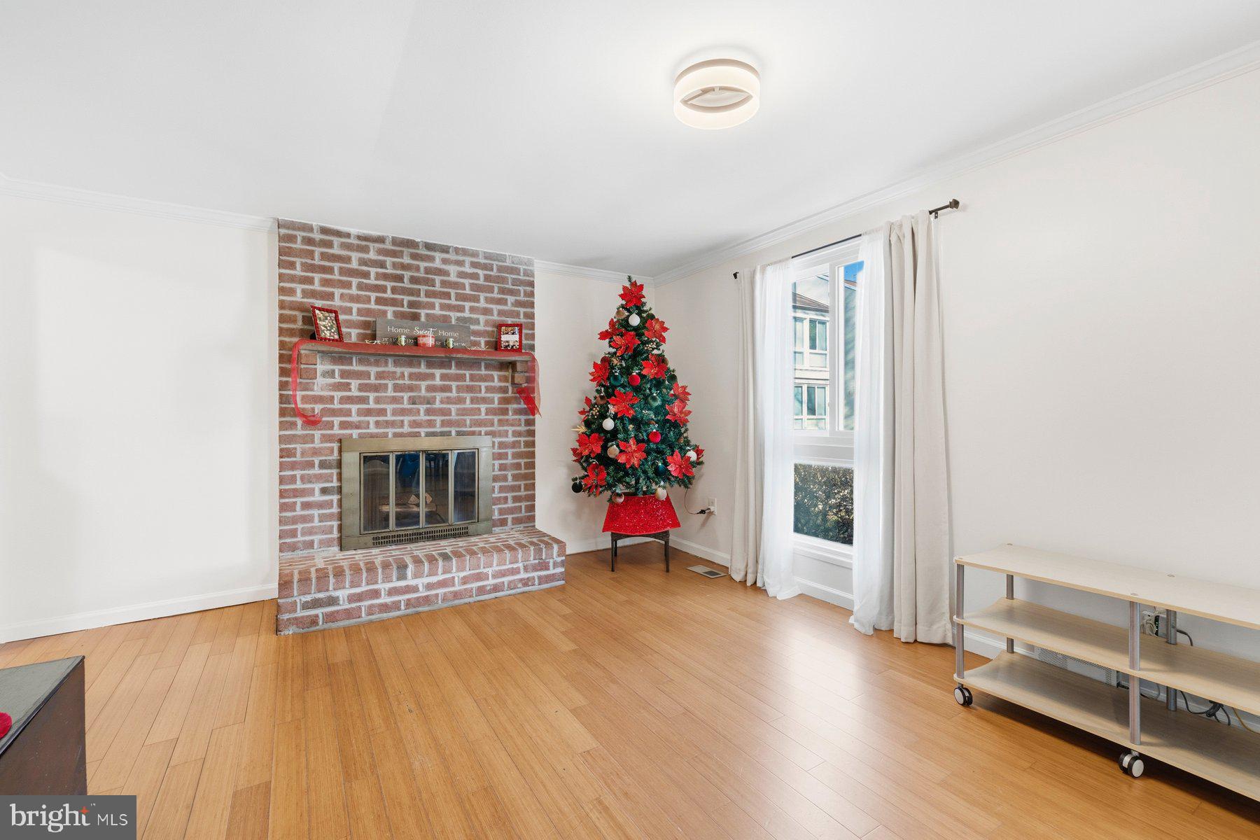 VILLAGE OF WILDE LAKE - Residential