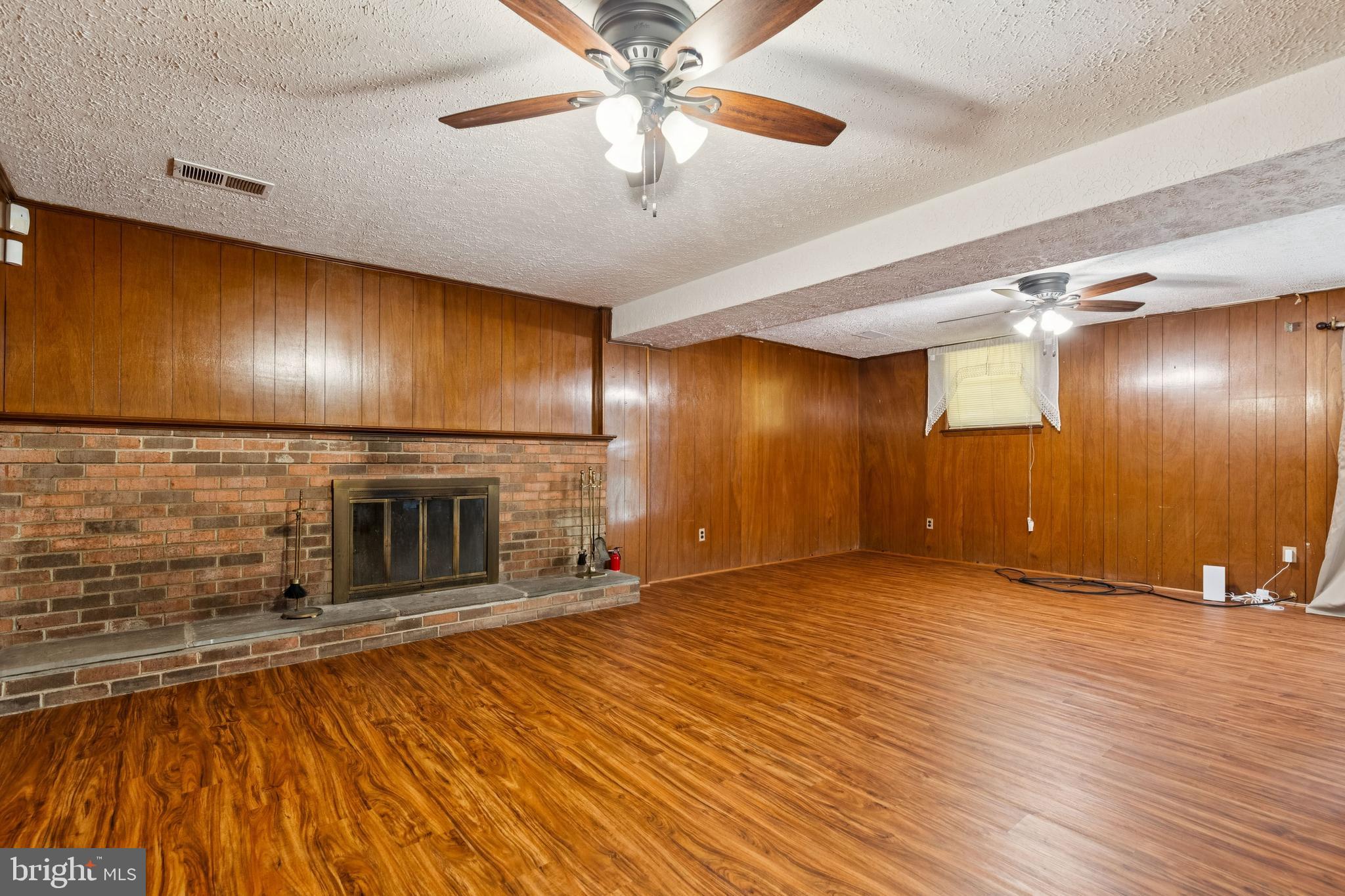 APPLE GROVE - Residential Lease