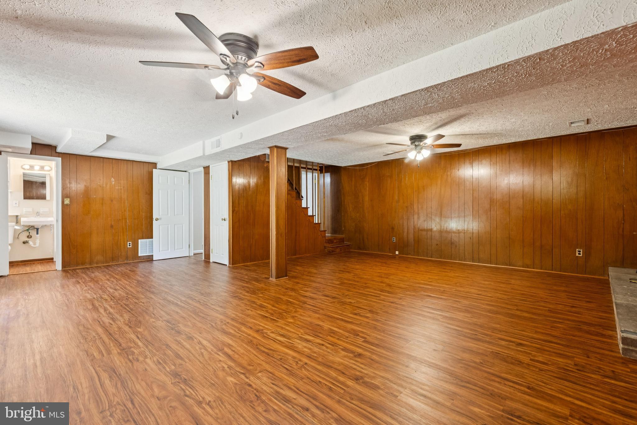 APPLE GROVE - Residential Lease