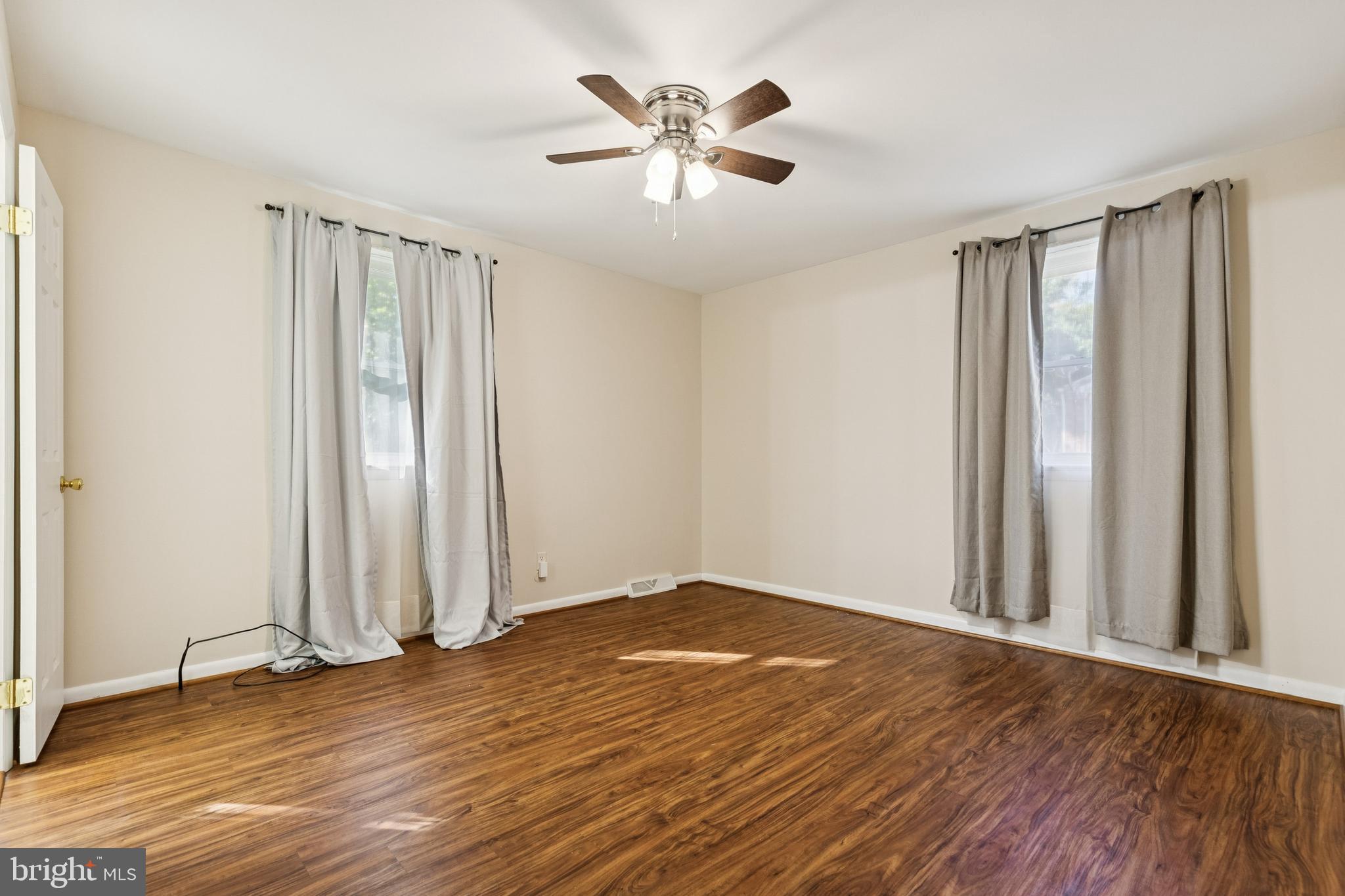 APPLE GROVE - Residential Lease