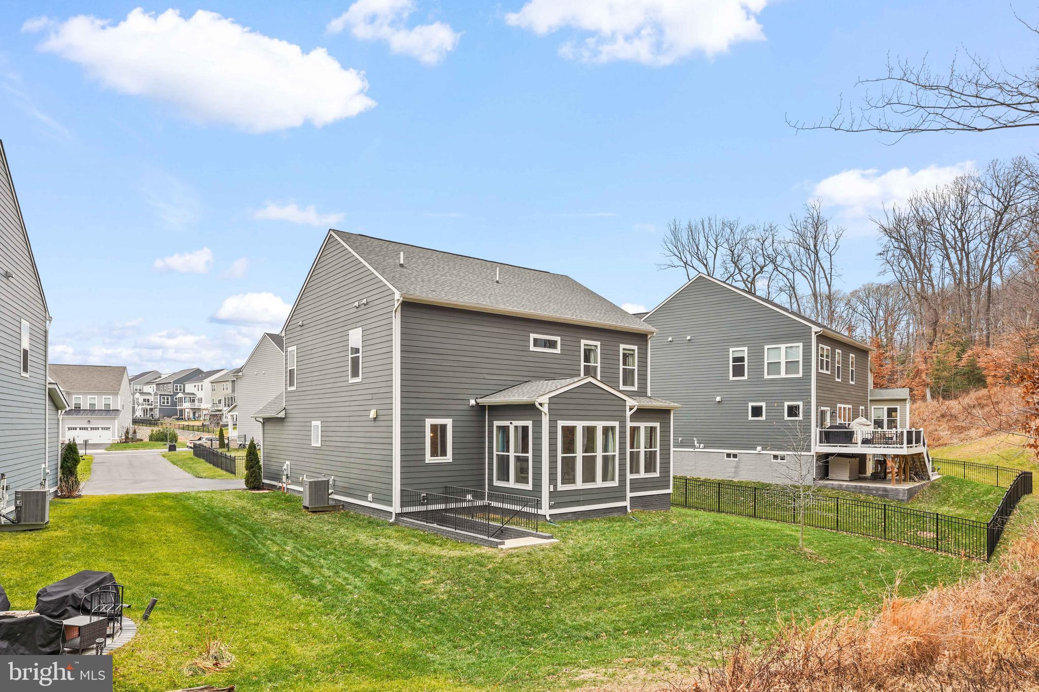 POTOMAC SHORES - Residential