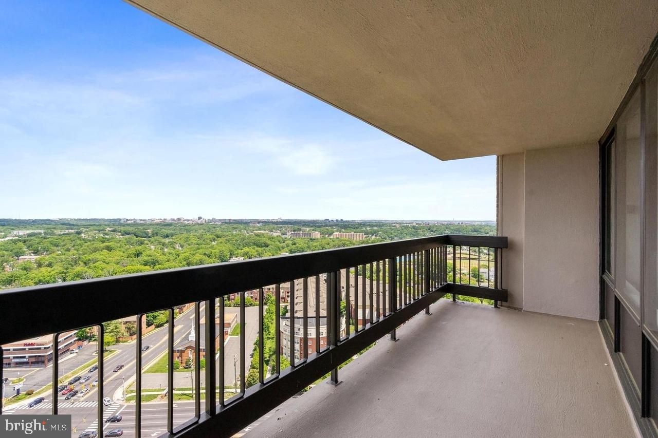 SKYLINE PLAZA - Residential