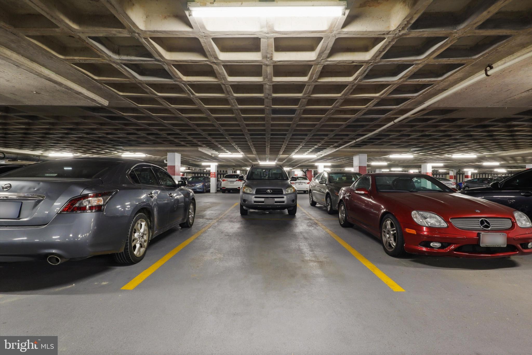 SKYLINE PLAZA - Residential