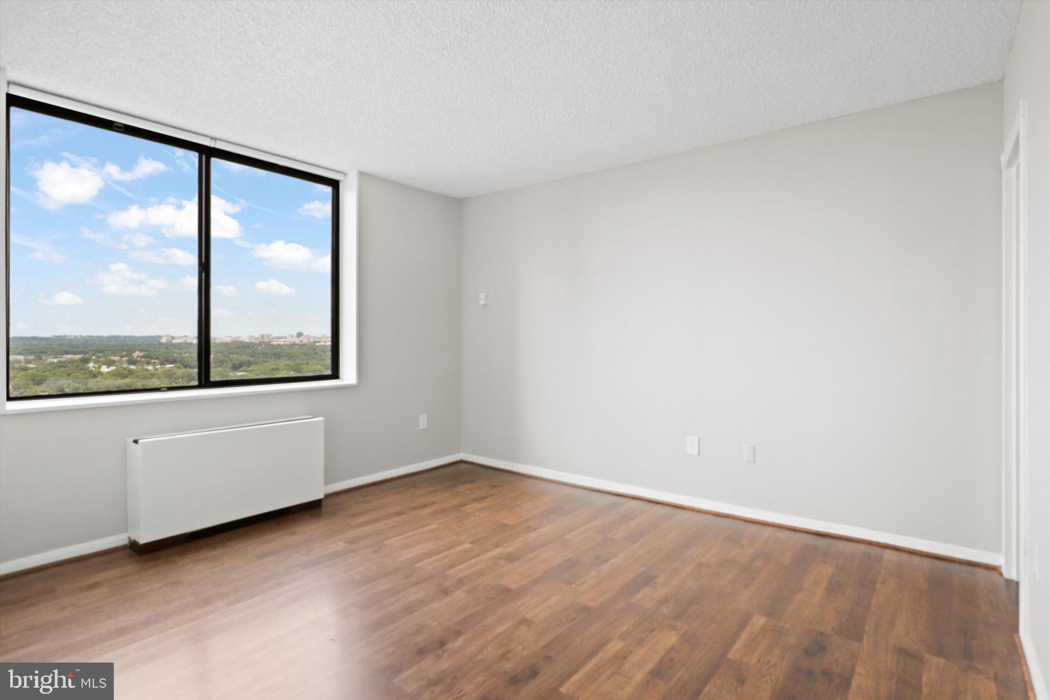 SKYLINE PLAZA - Residential