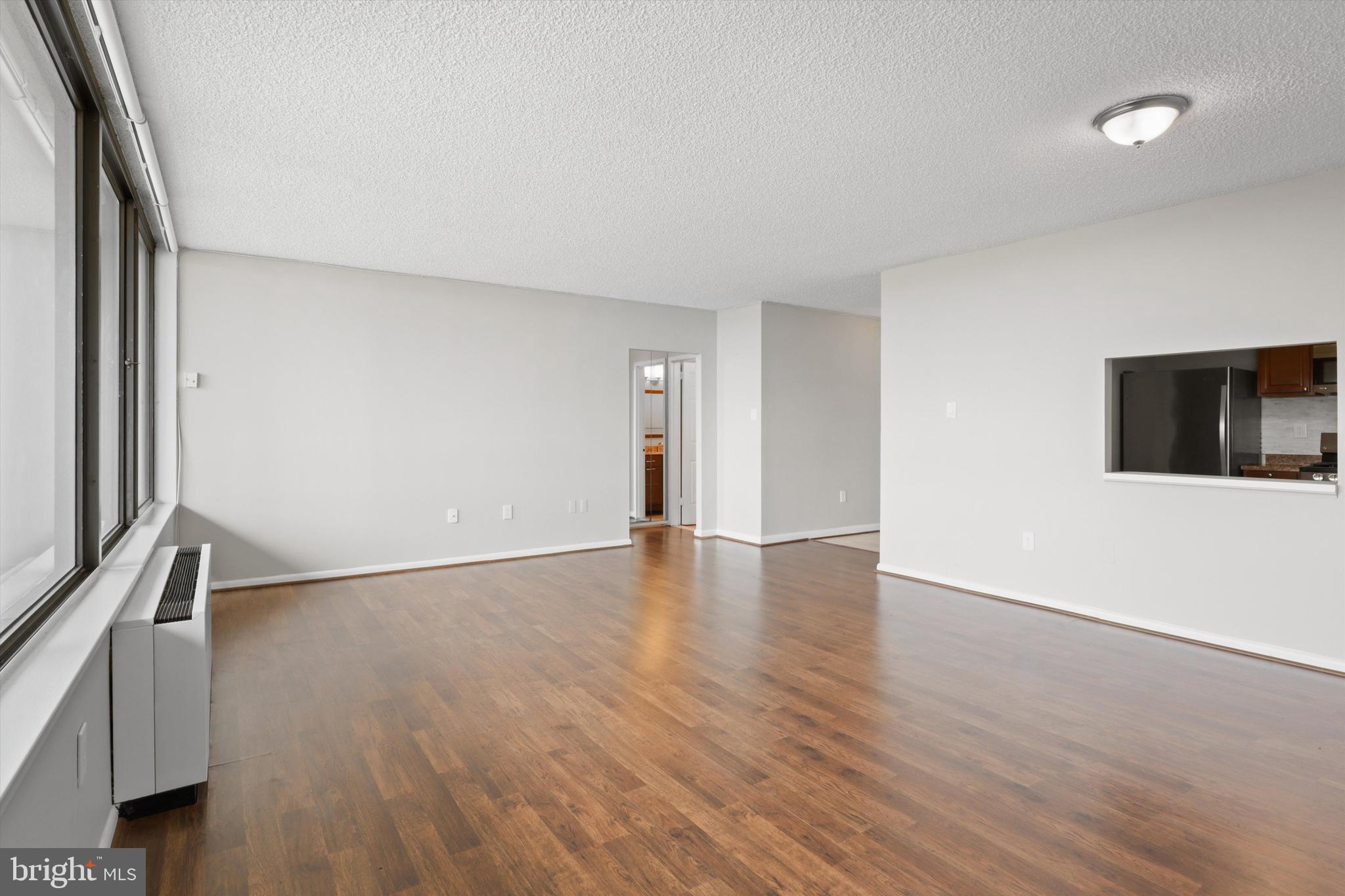 SKYLINE PLAZA - Residential