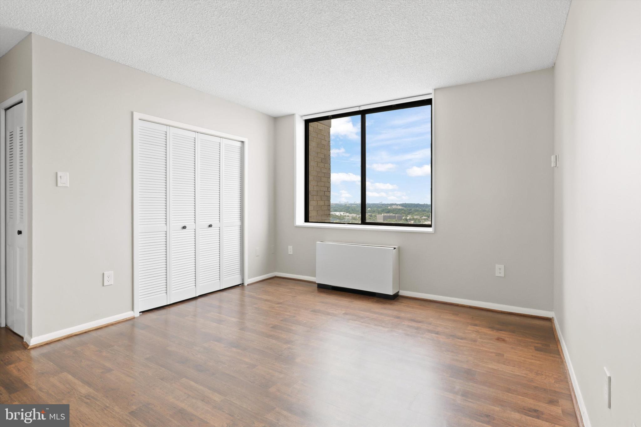 SKYLINE PLAZA - Residential