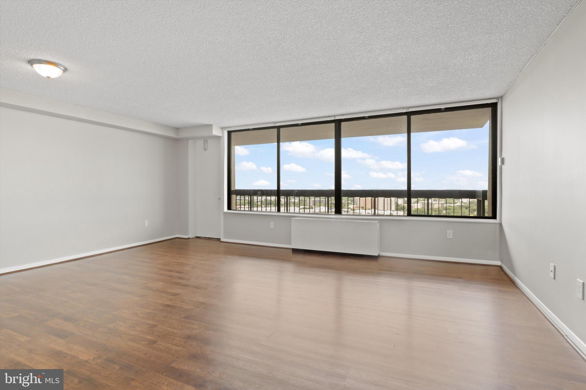 SKYLINE PLAZA - Residential