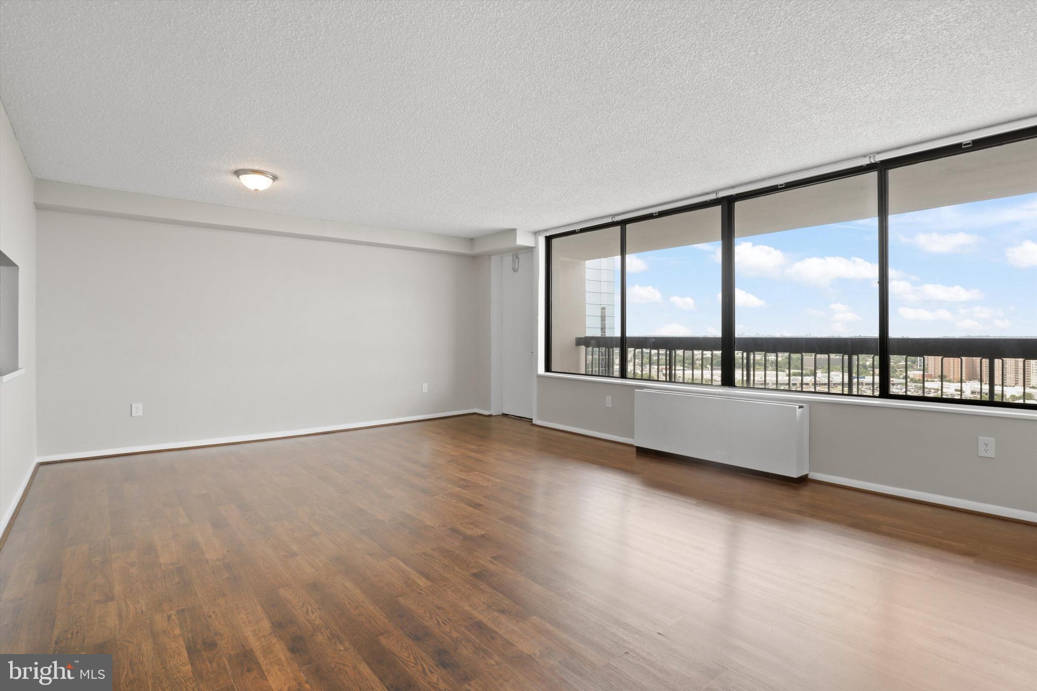 SKYLINE PLAZA - Residential