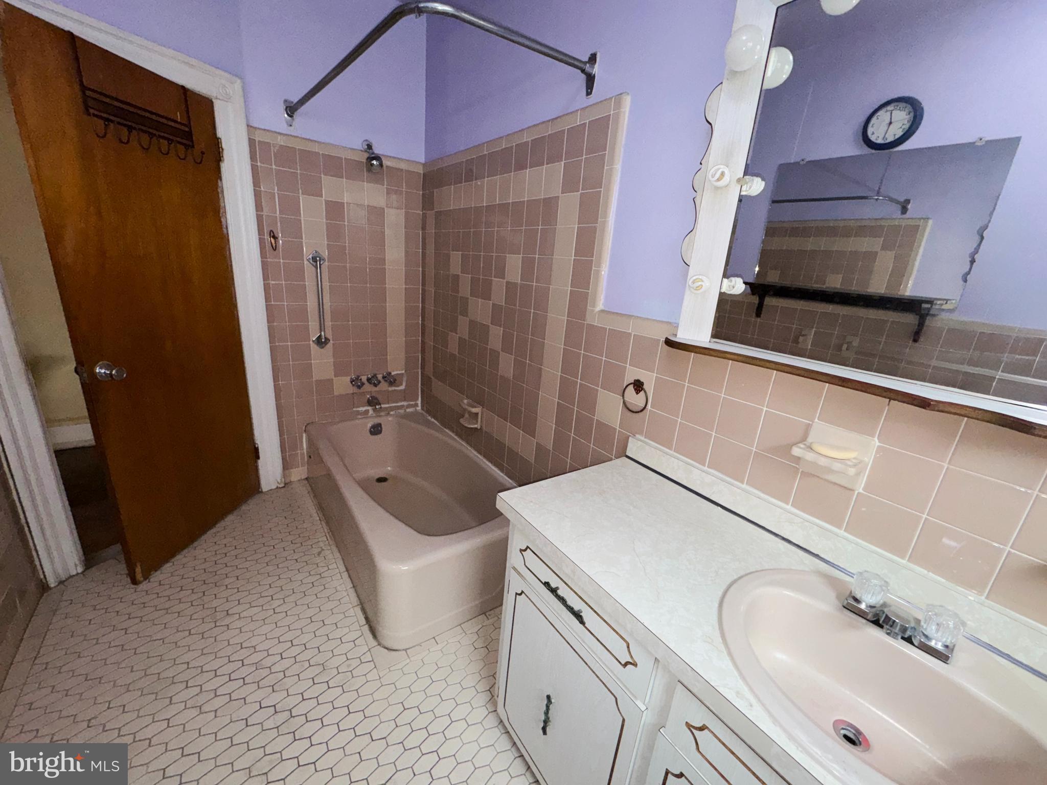 COBBS CREEK - Residential