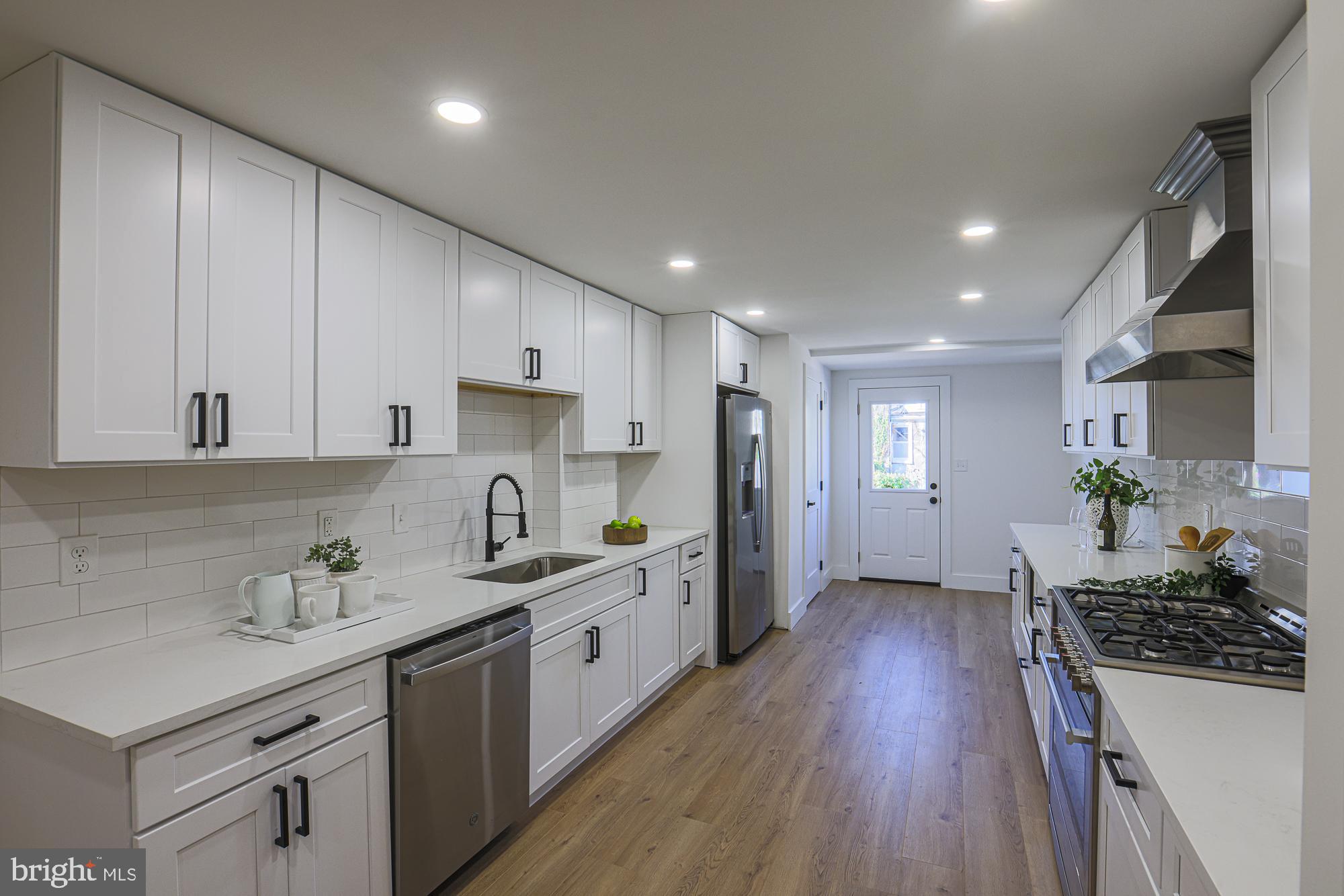 HAMPDEN HISTORIC DISTRICT - Residential