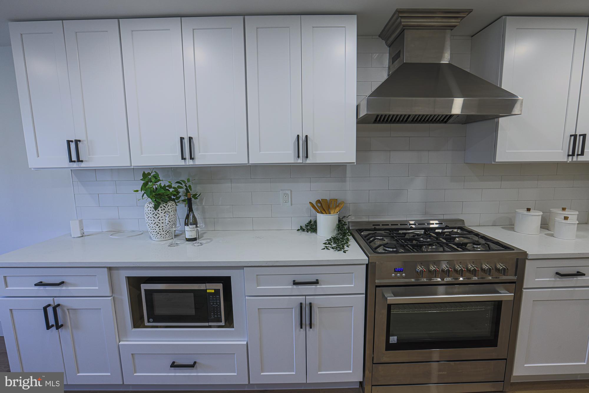 HAMPDEN HISTORIC DISTRICT - Residential