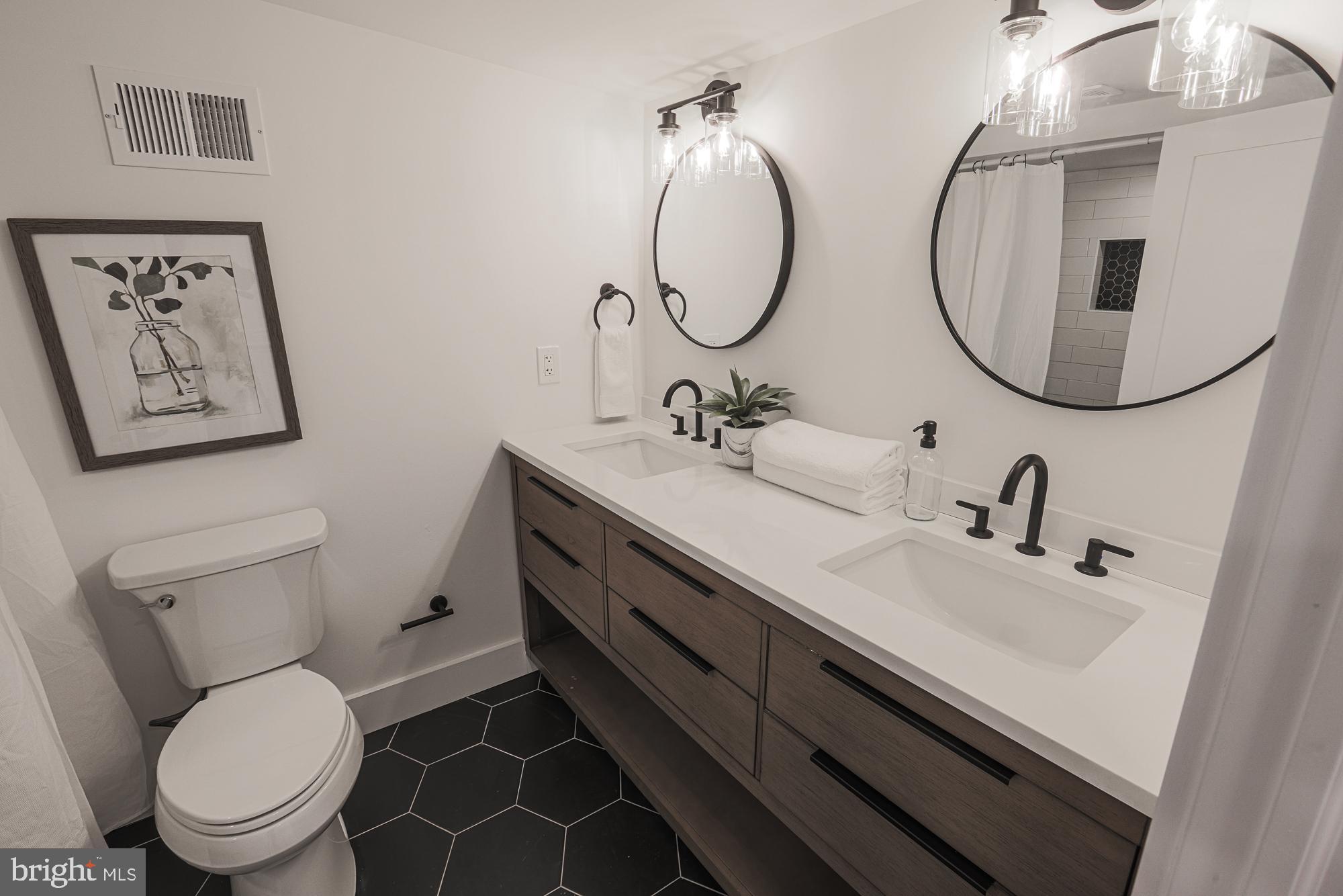 HAMPDEN HISTORIC DISTRICT - Residential