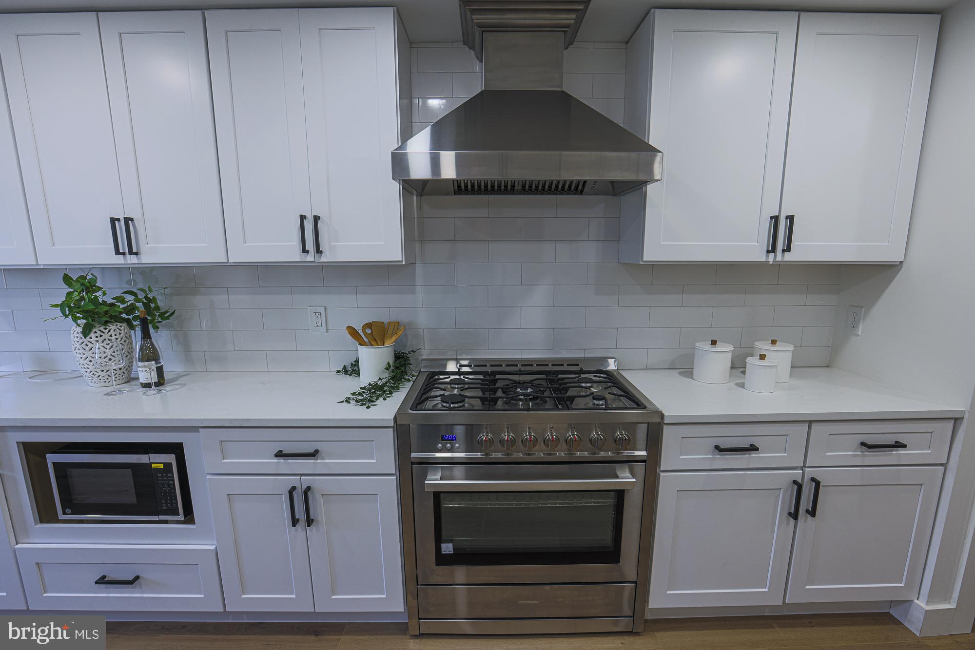 HAMPDEN HISTORIC DISTRICT - Residential