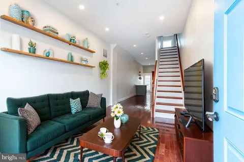 2211 Almond Street, Philadelphia, PA MLS: PAPH2437608