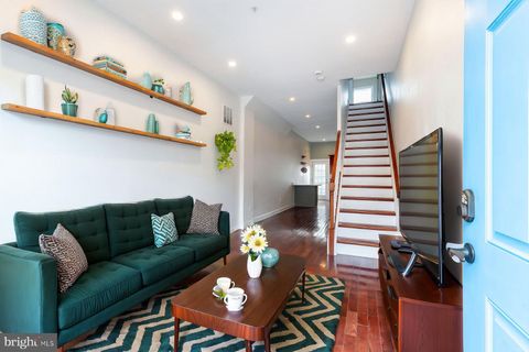 2211 ALMOND STREET PHILADELPHIA PA 19125