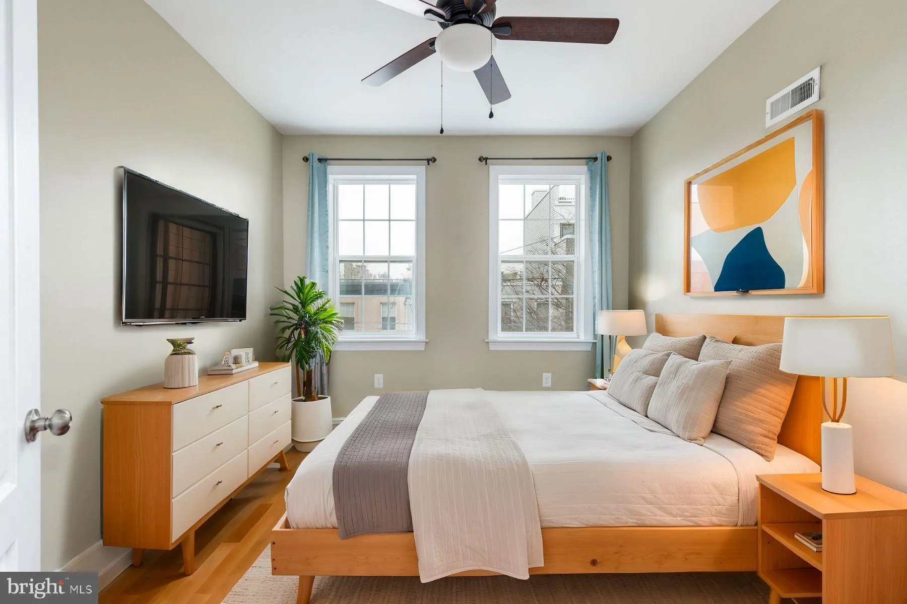 Philadelphia, Pennsylvania 19125, United States, 3 Bedrooms Bedrooms, ,3 BathroomsBathrooms,Residential,Active,9292