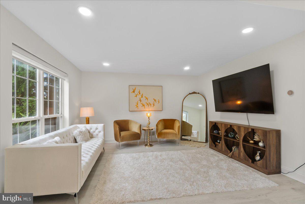 13 COTTONWOOD DRIVE