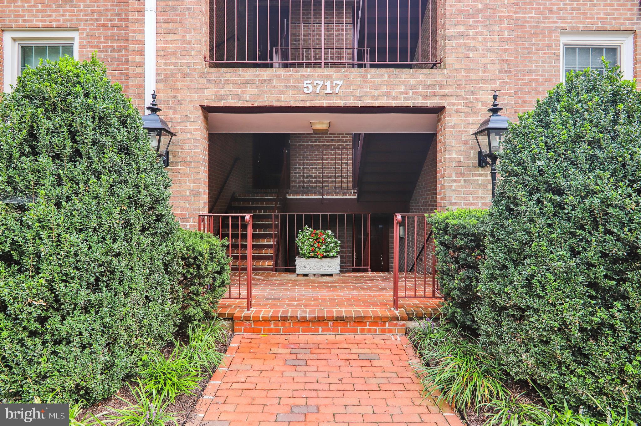 5717 BREWER HOUSE CIRCLE 102