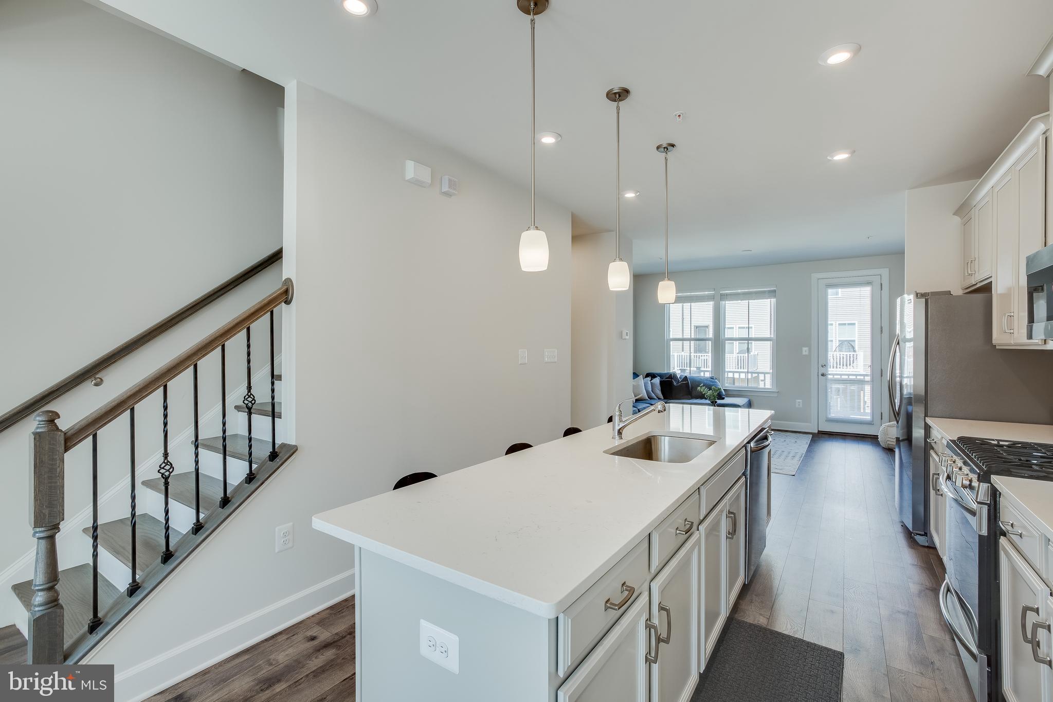 CAPITAL COURT - Residential