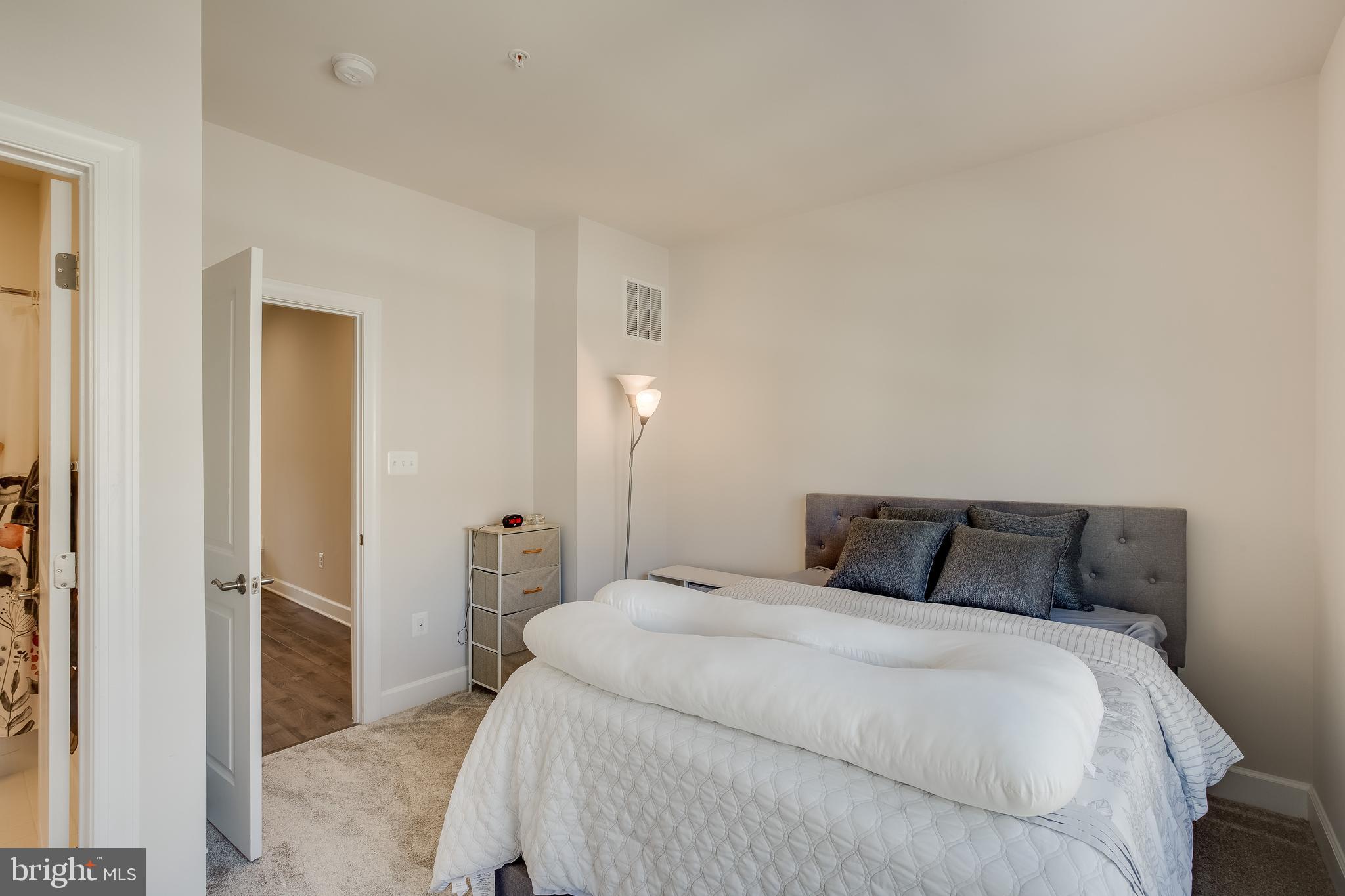 CAPITAL COURT - Residential