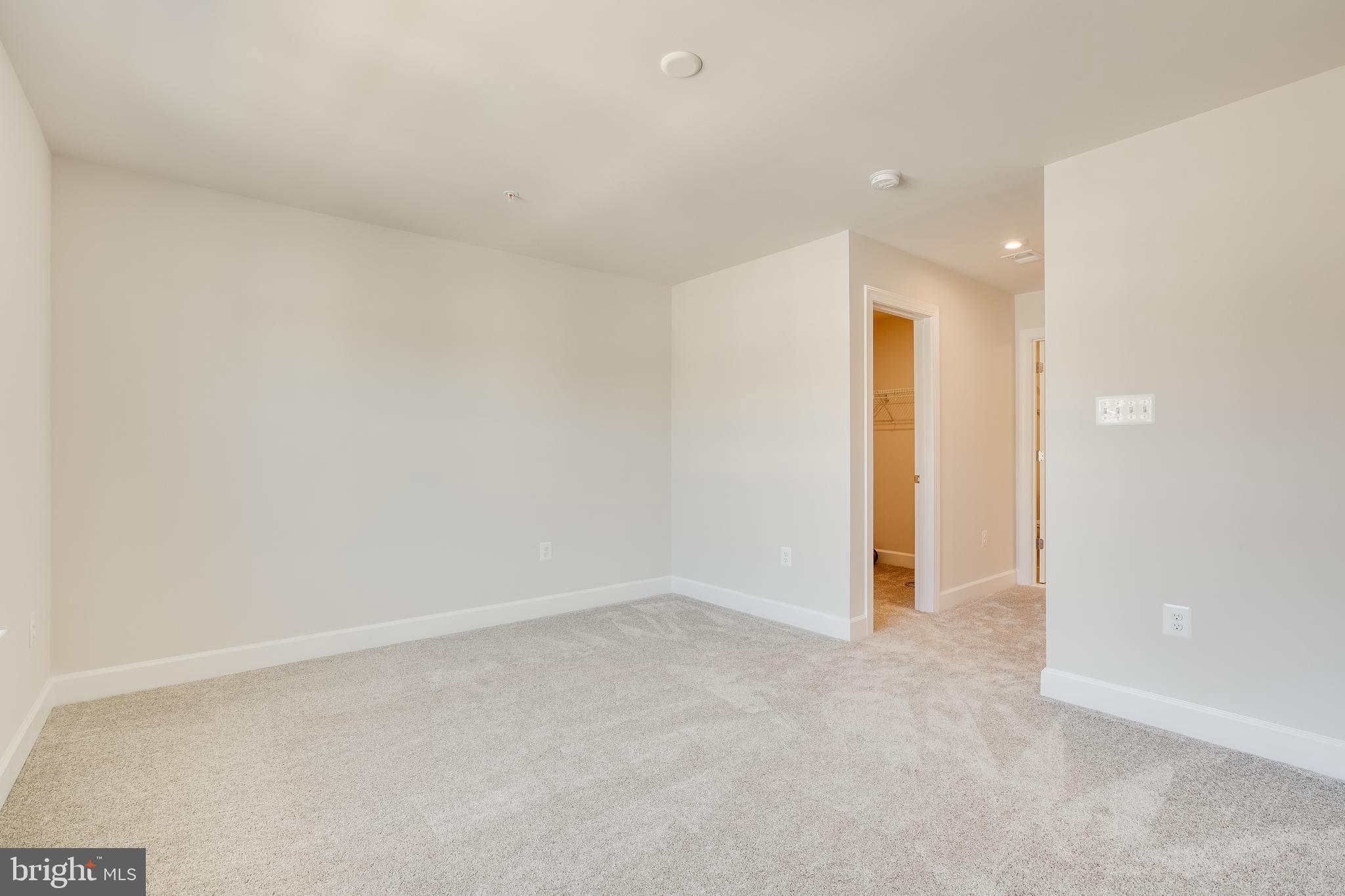 CAPITAL COURT - Residential