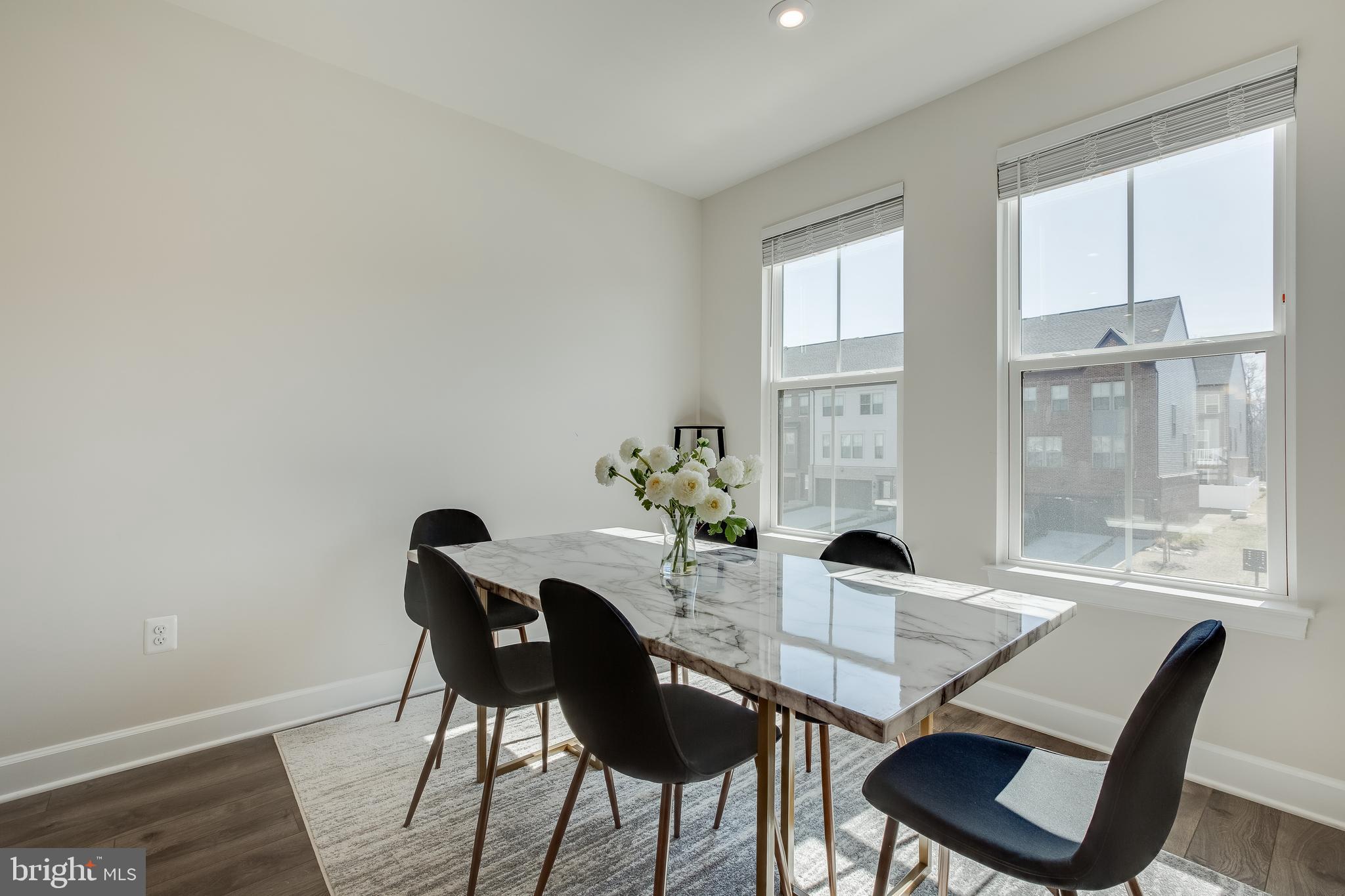 CAPITAL COURT - Residential