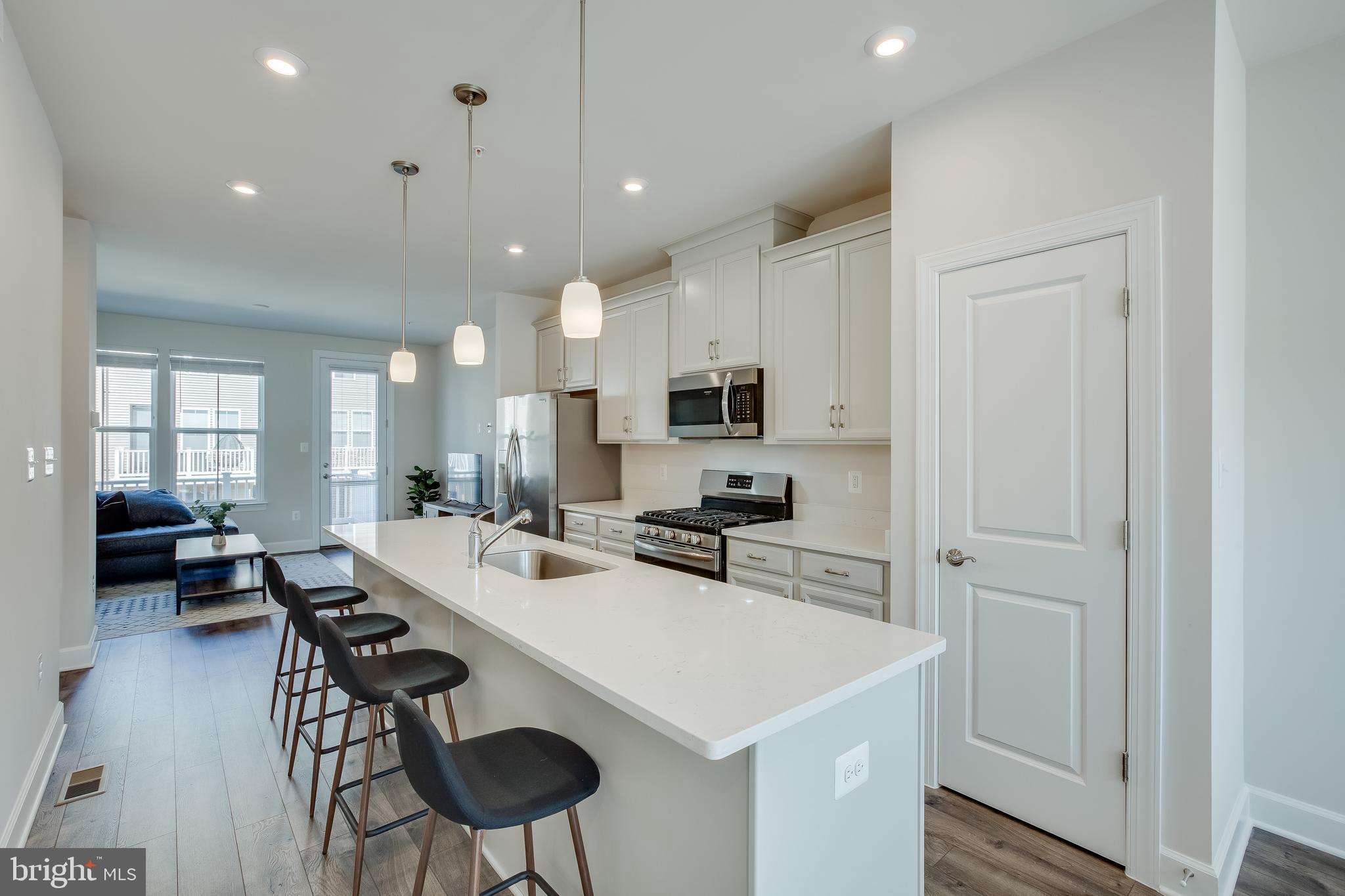 CAPITAL COURT - Residential