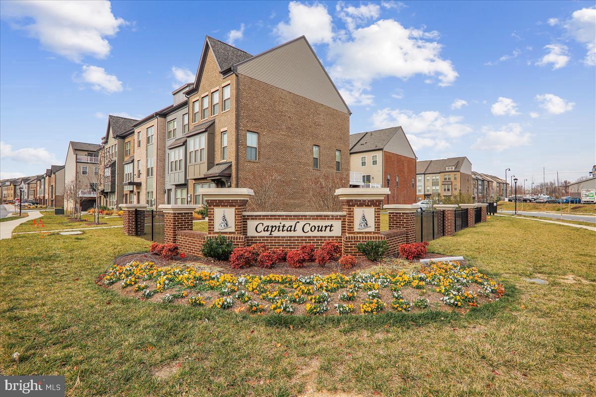 CAPITAL COURT - Residential