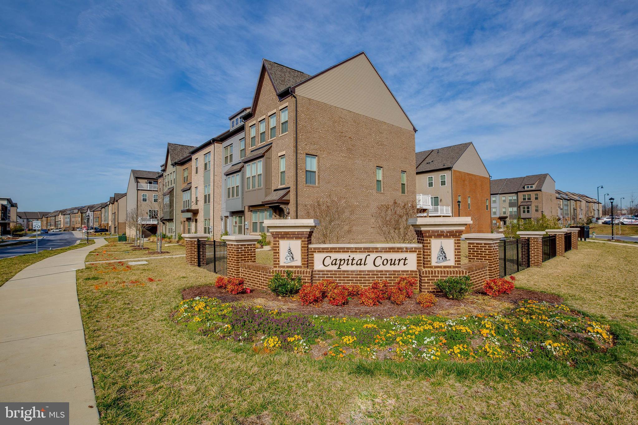 CAPITAL COURT - Residential