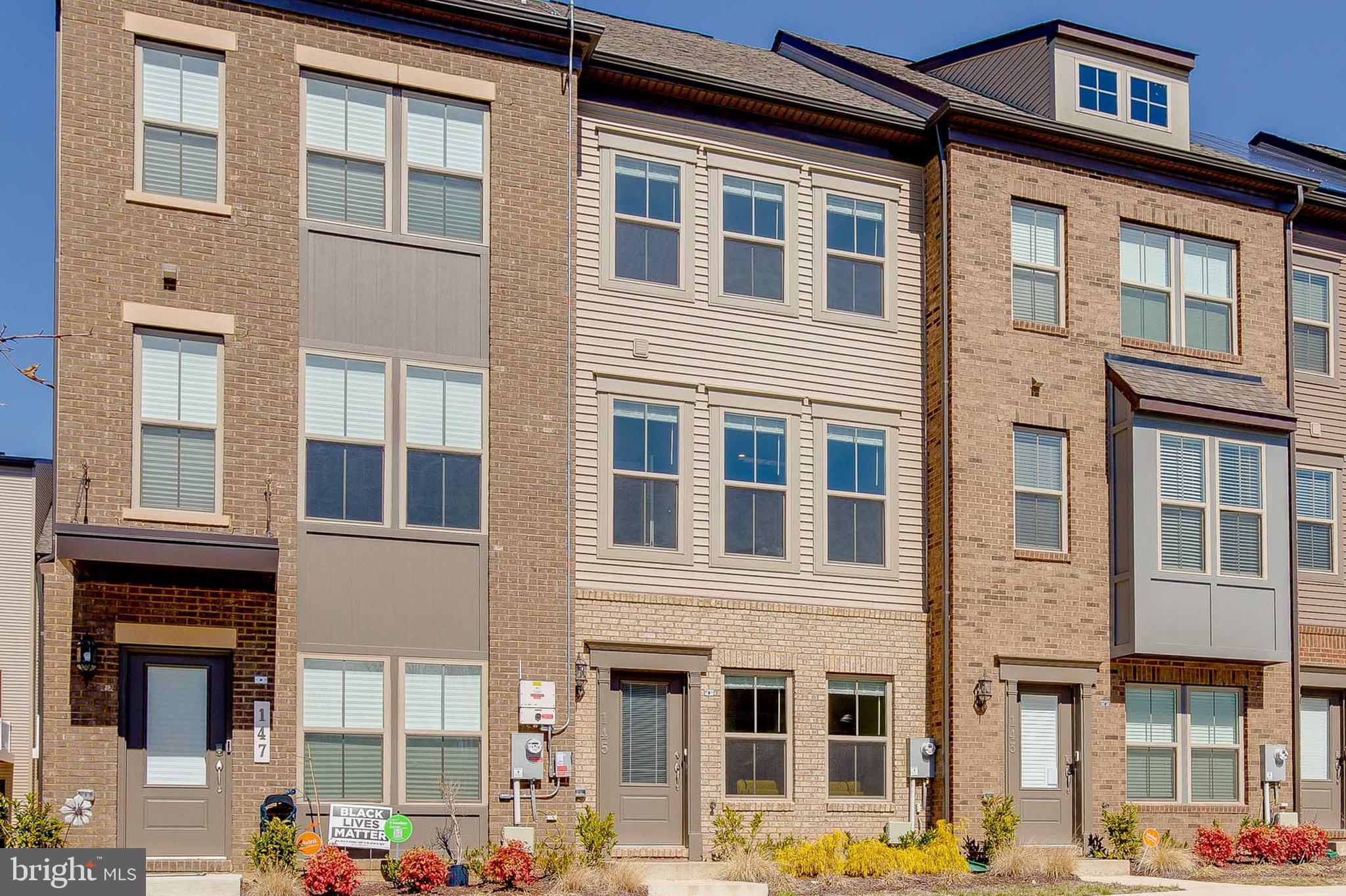 CAPITAL COURT - Residential