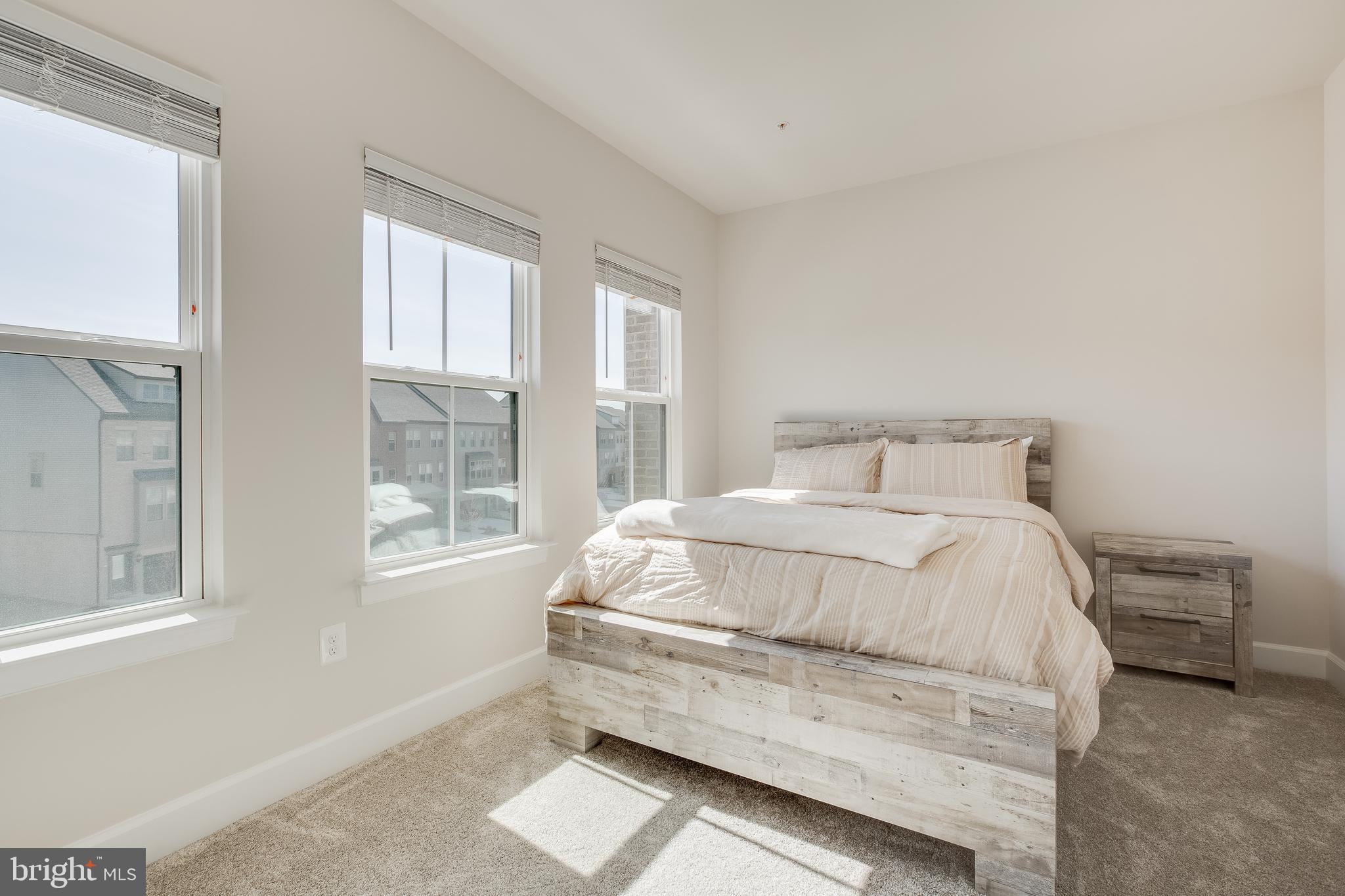 CAPITAL COURT - Residential