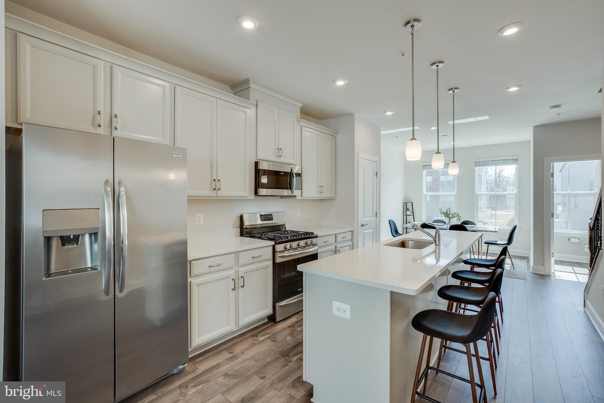 CAPITAL COURT - Residential