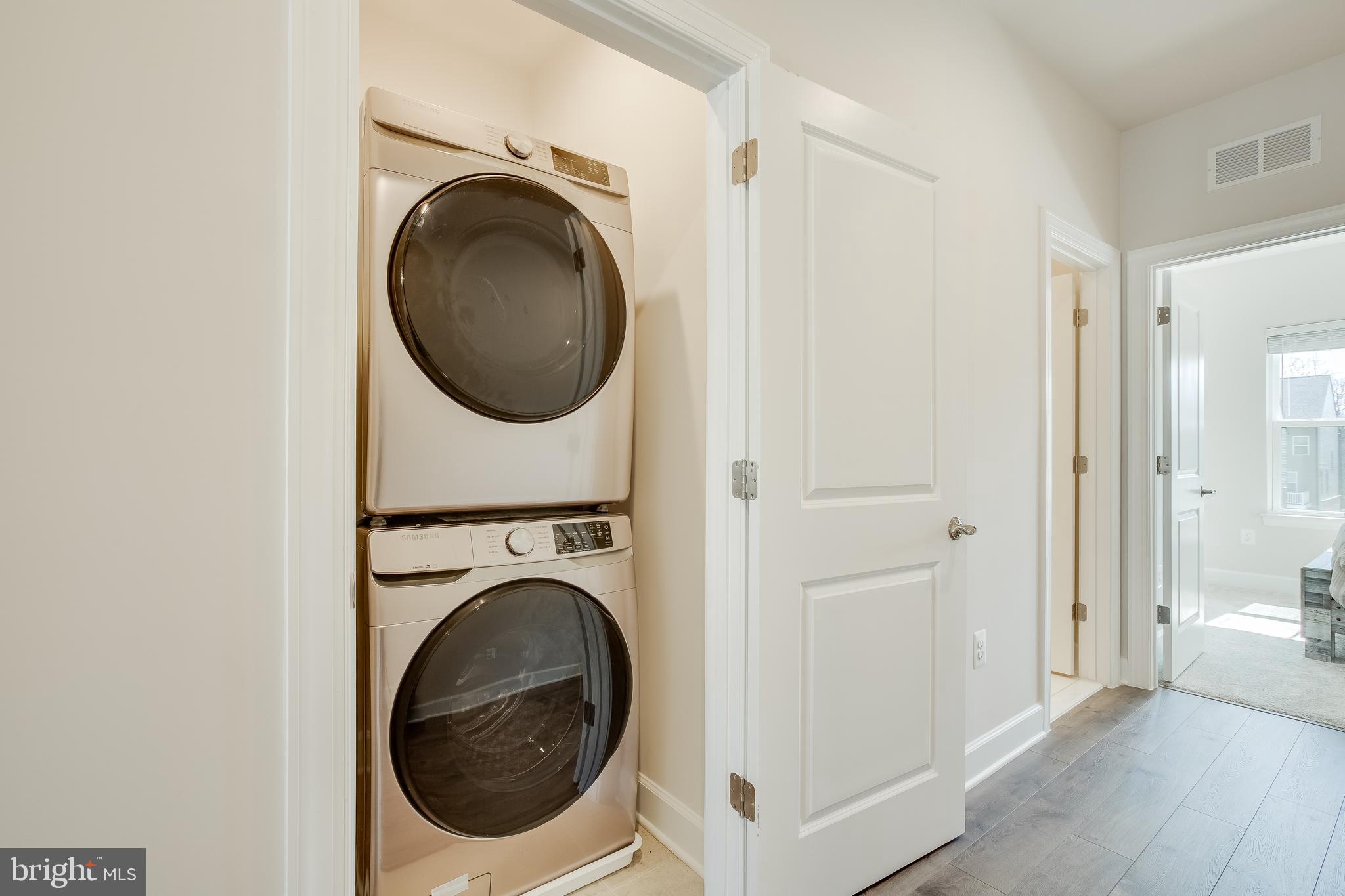 CAPITAL COURT - Residential