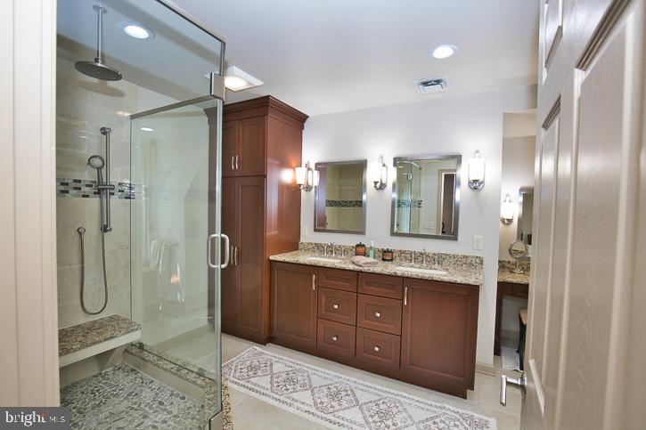 RIVERSIDE PINES - Residential