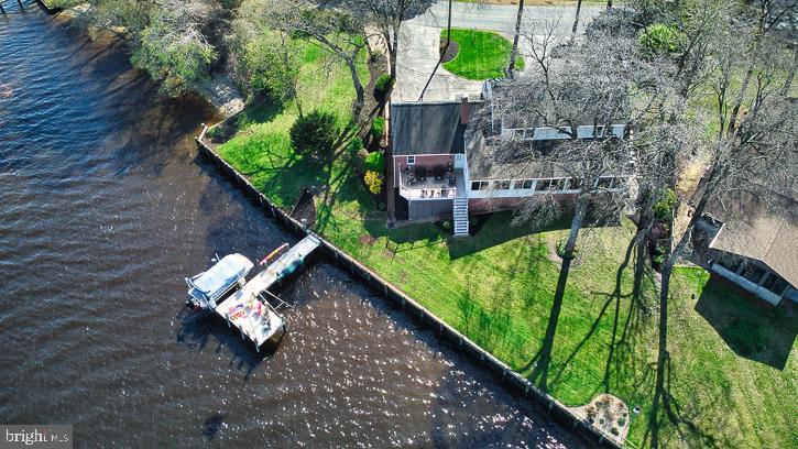 1124 RIVERSIDE DRIVE