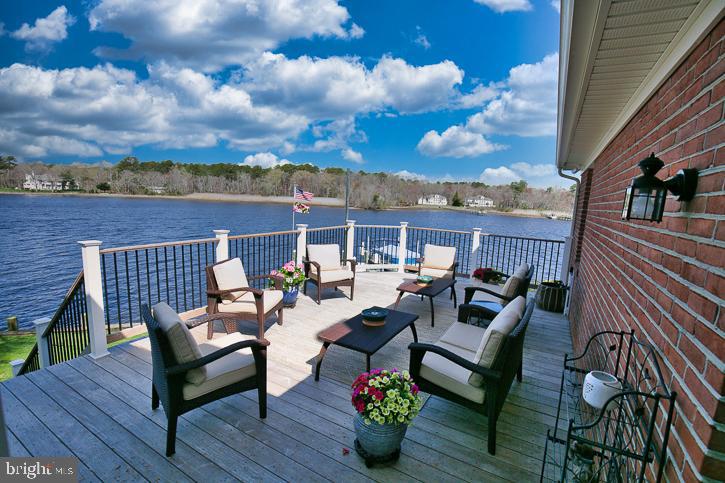 RIVERSIDE PINES - Residential