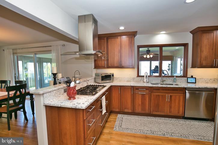 RIVERSIDE PINES - Residential