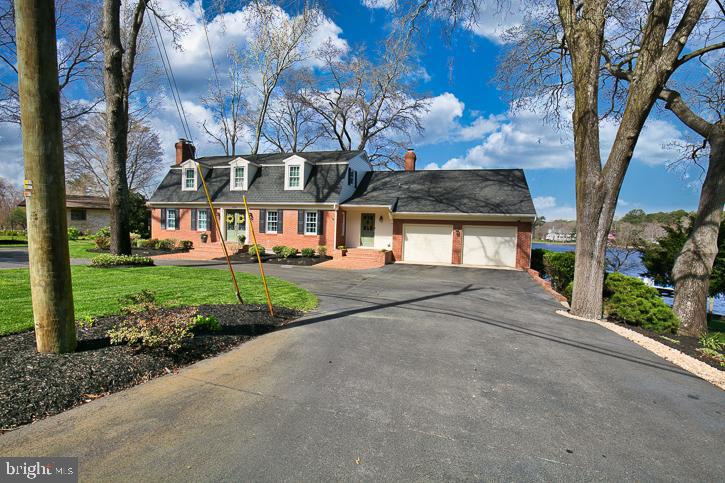 1124 RIVERSIDE DRIVE