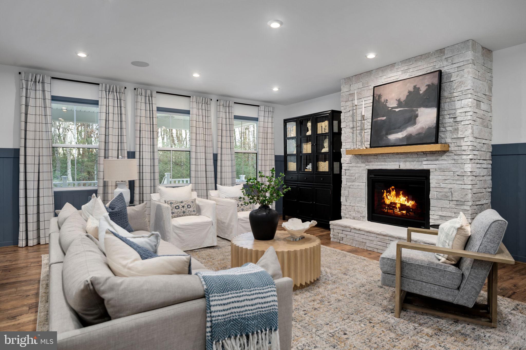 2215 MATTHEW LANE