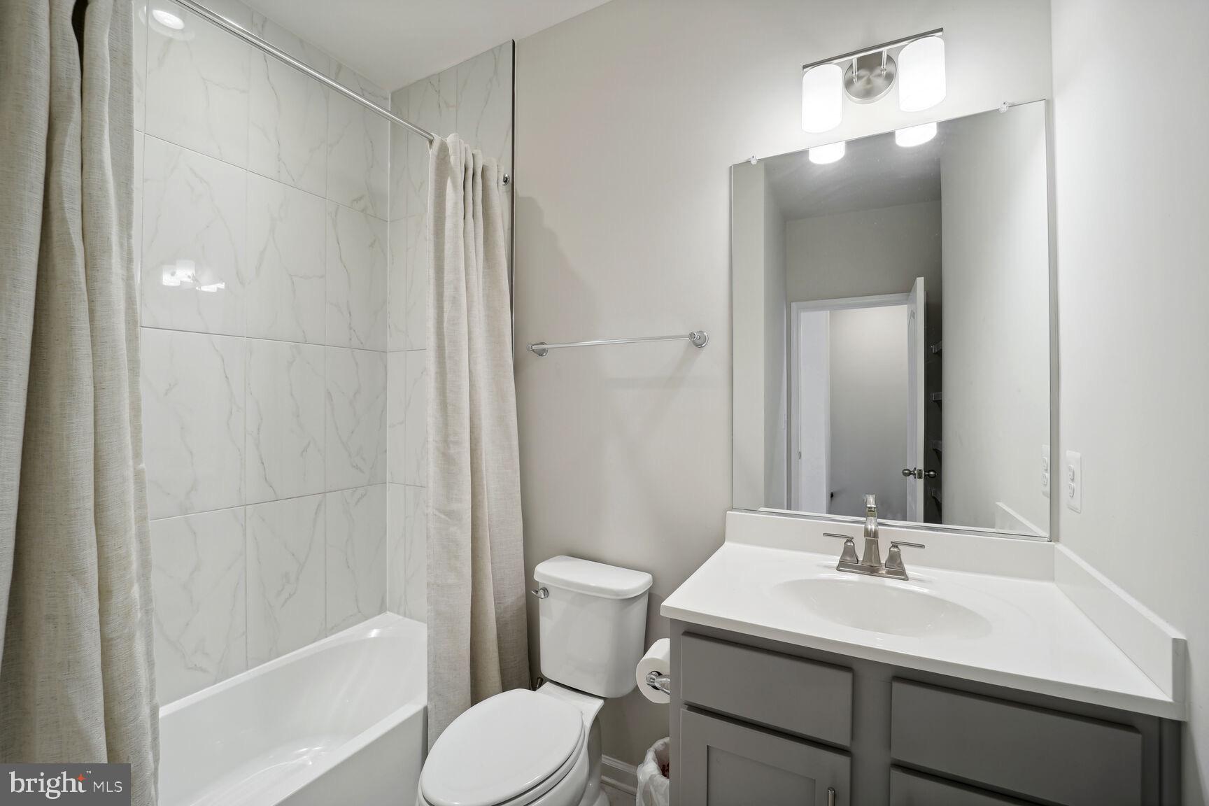 WESTRIDGE AT WESTPHALIA - Residential Lease