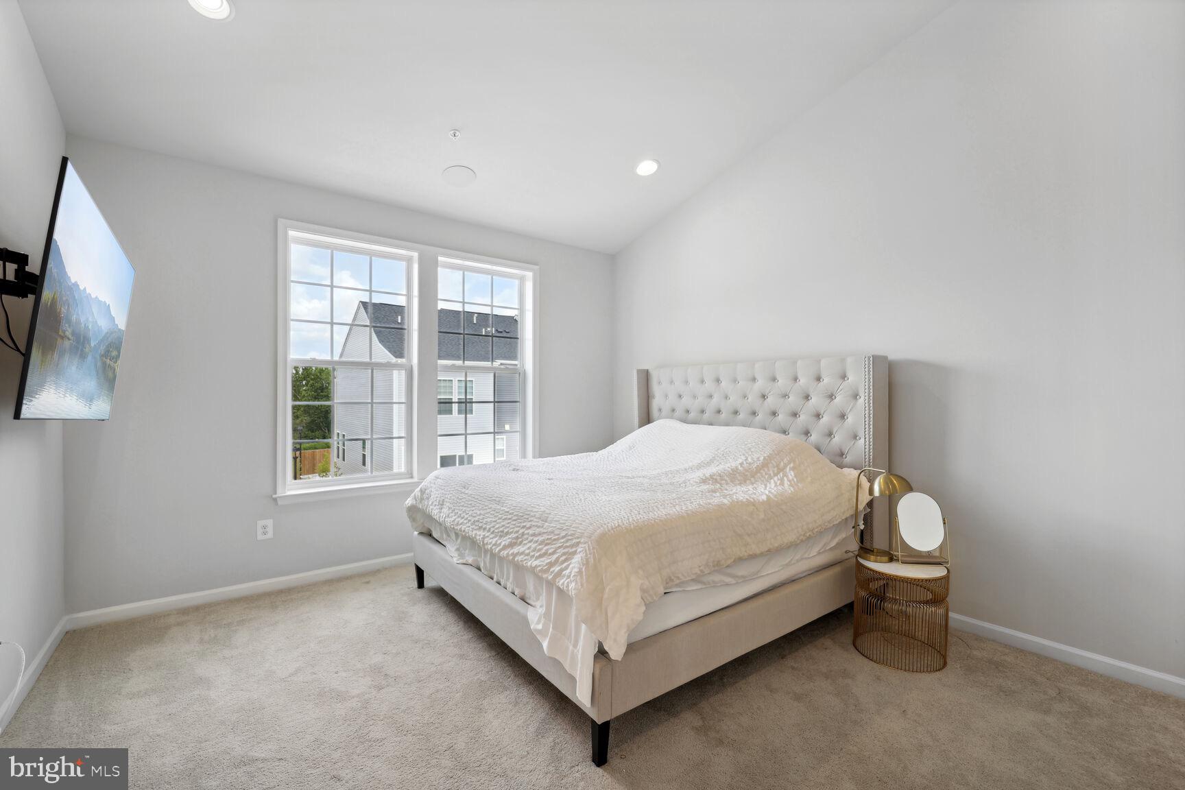 WESTRIDGE AT WESTPHALIA - Residential Lease