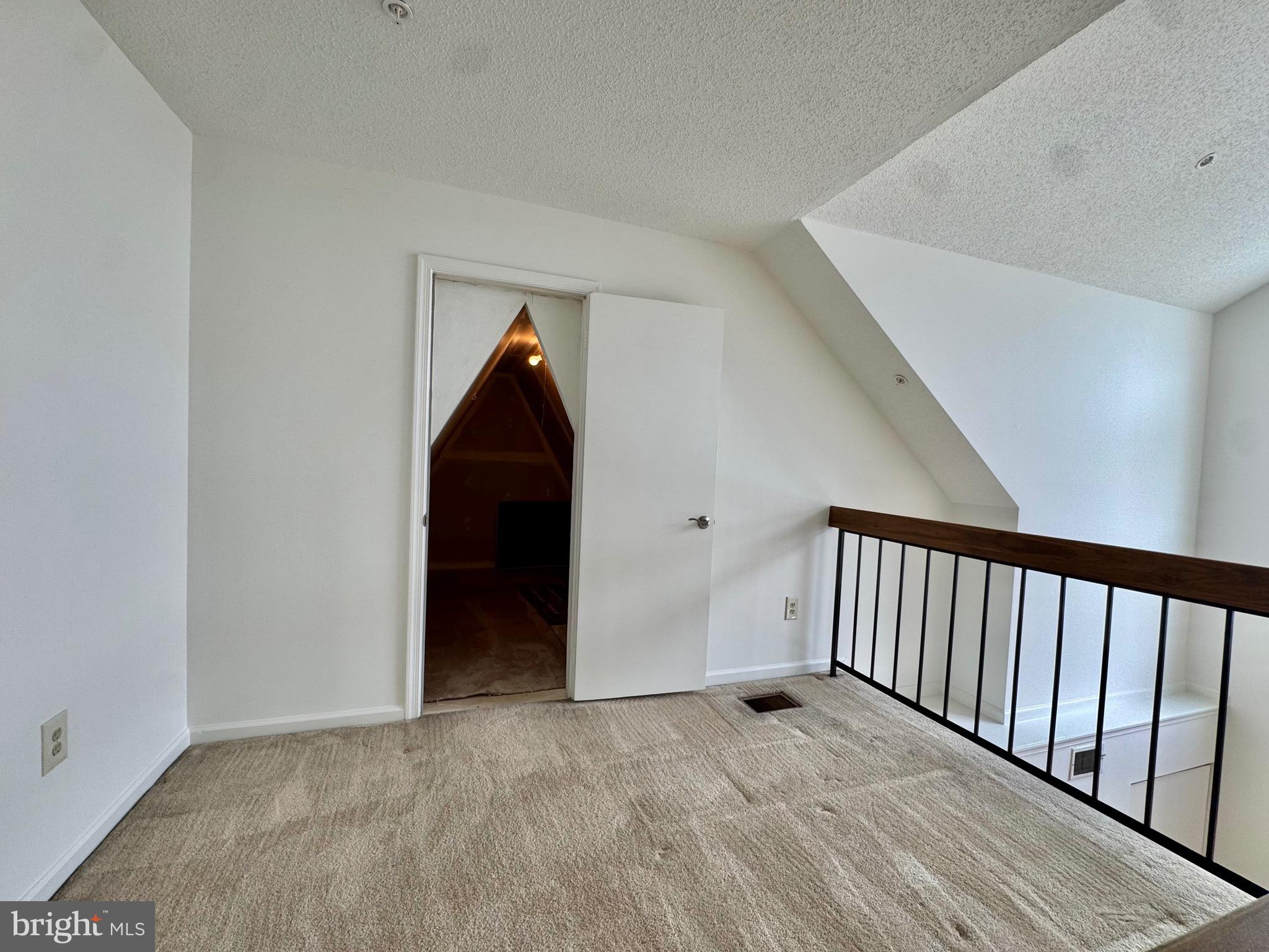 VISTAS AT LAUREL LAKES - Residential