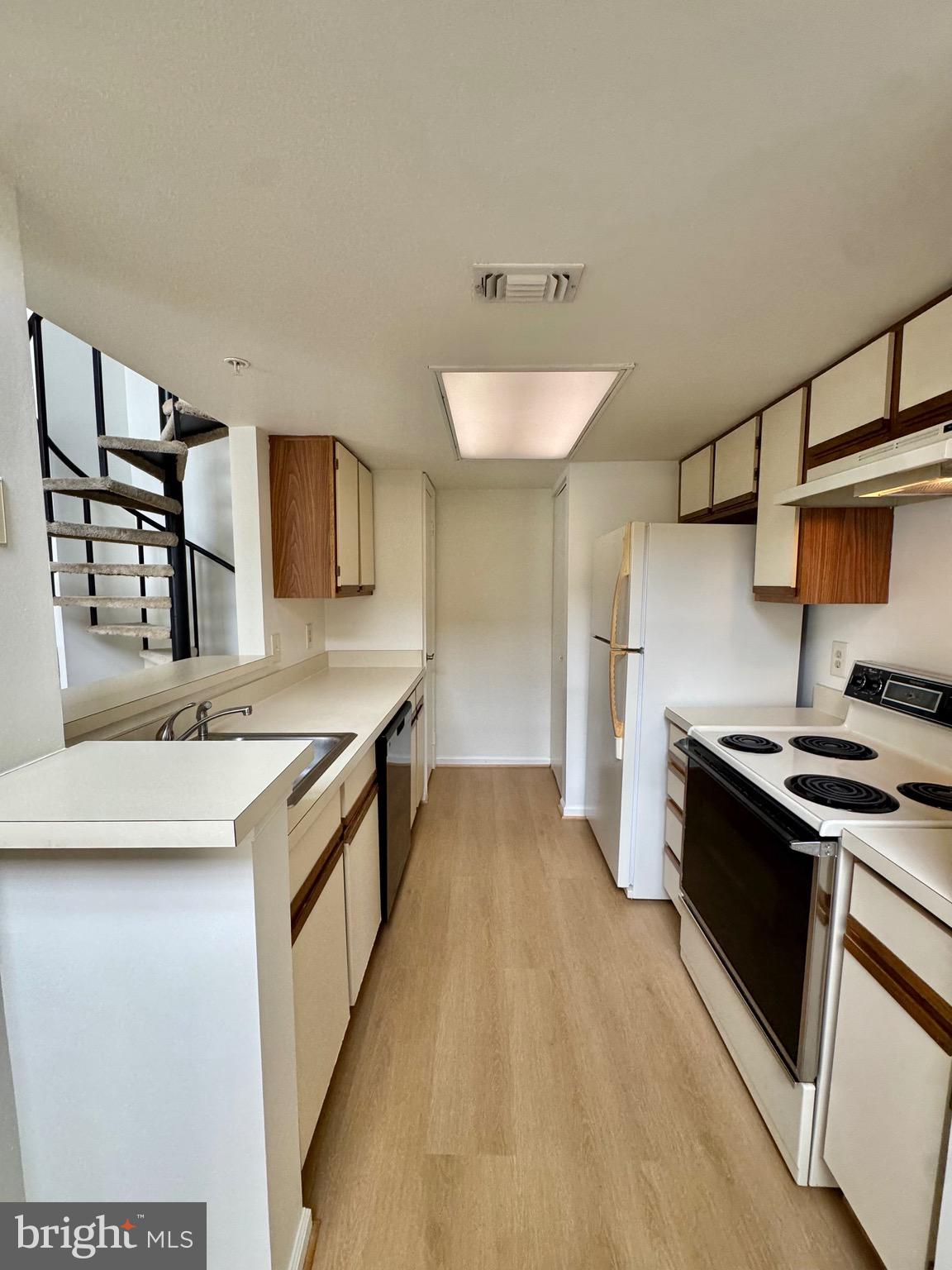 VISTAS AT LAUREL LAKES - Residential