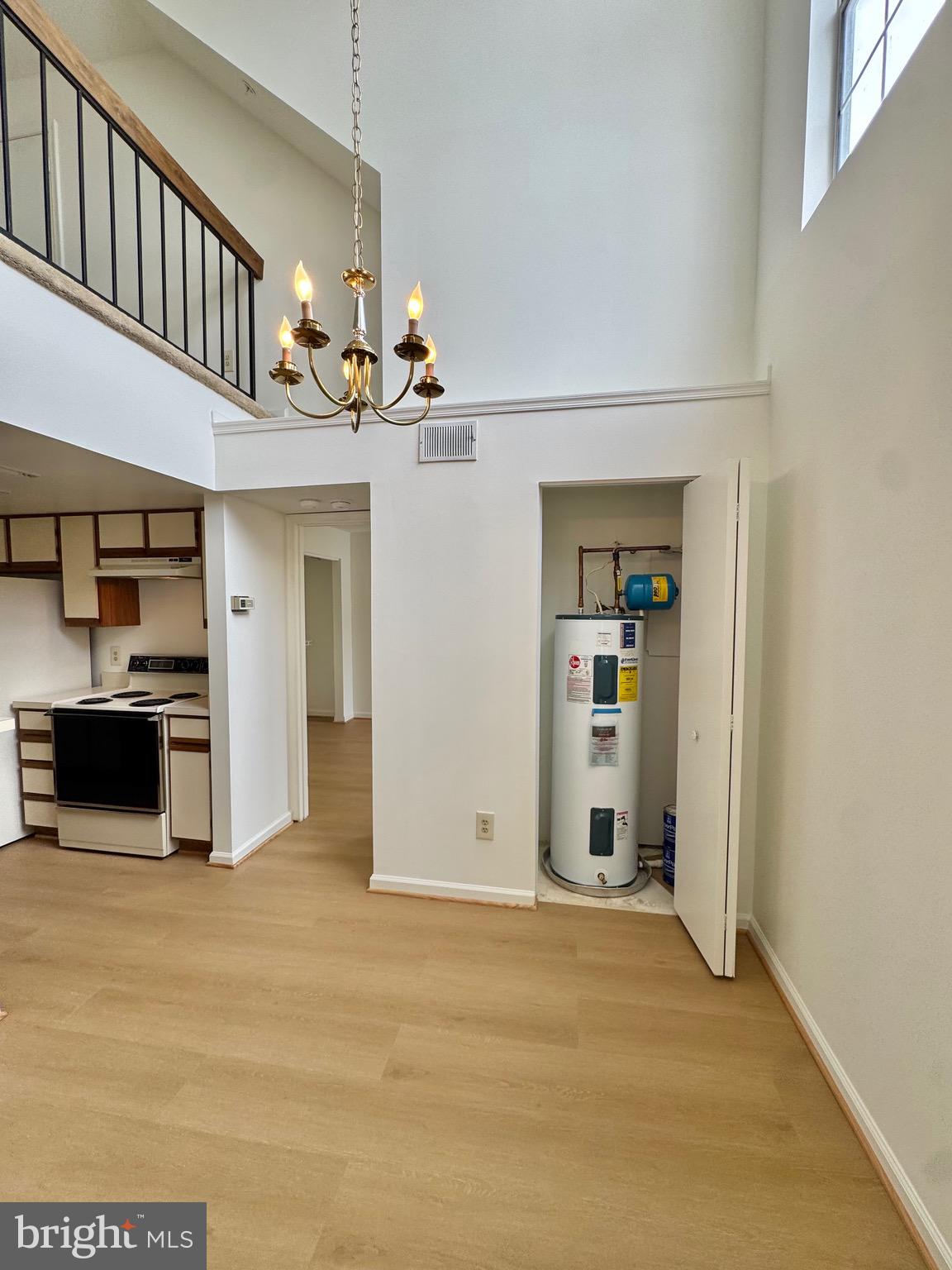 VISTAS AT LAUREL LAKES - Residential